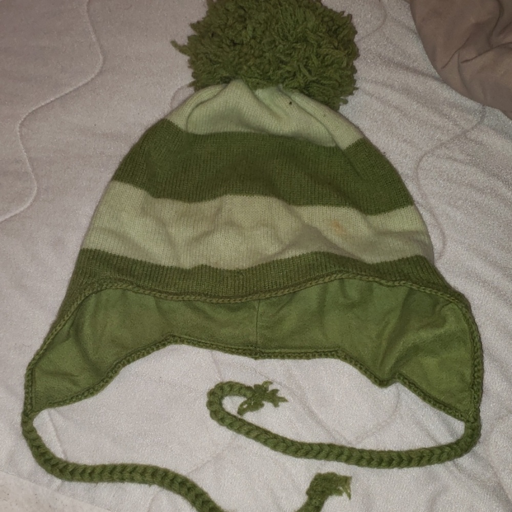 Knit cap with fleece lining